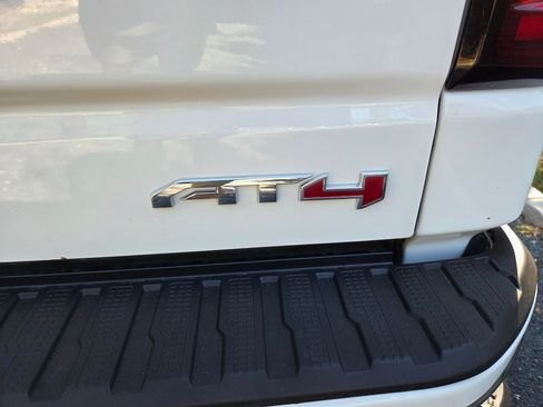 Used 2023 GMC Sierra 1500 AT4 w/ Technology Package image 4