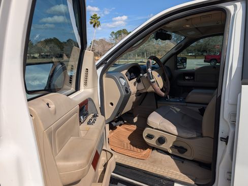 Used 2005 Ford F150 Lariat image 5