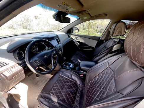 Used 2017 Hyundai Santa Fe SE image 22