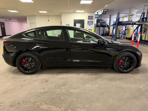 Used 2021 Tesla Model 3 Performance image 10