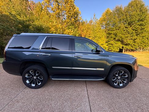 Used 2020 Cadillac Escalade Luxury image 5