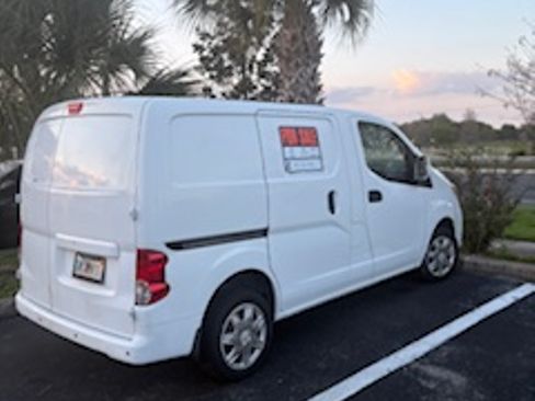 Used 2017 Nissan NV200 SV w/ Technology Package image 2