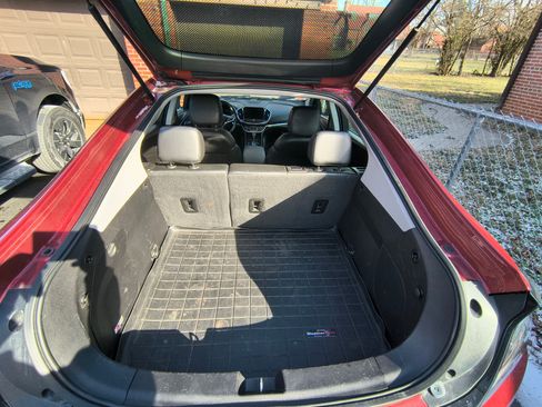 Used 2018 Chevrolet Volt Premier w/ Driver Confidence Package image 5