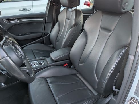 Used 2018 Audi A3 e-tron Premium image 9