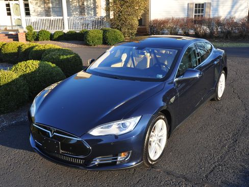 Used 2014 Tesla Model S image 2