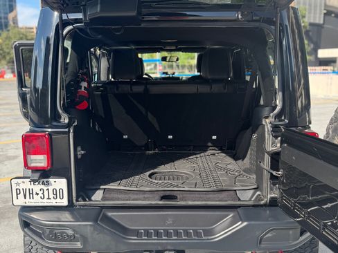 Used 2017 Jeep Wrangler Unlimited Rubicon image 6