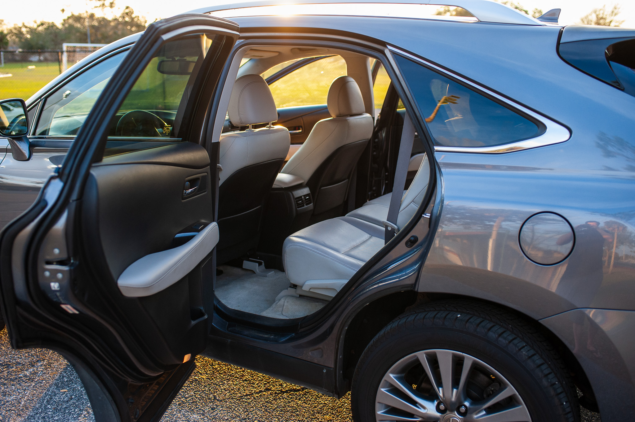 Used 2013 Lexus RX 450h AWD w/ Navigation Pkg image 5
