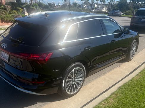 Used 2019 Audi e-tron Prestige w/ Prestige Package image 12