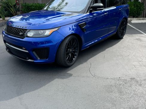 Used 2017 Land Rover Range Rover Sport SVR image 4