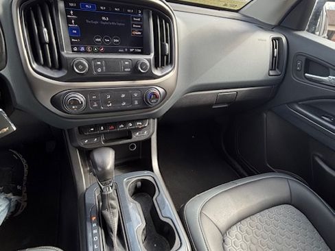 Used 2022 Chevrolet Colorado Z71 image 8