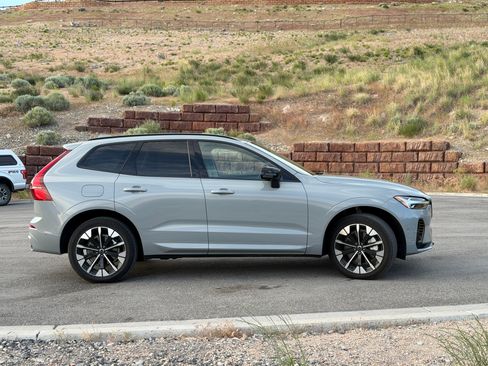 Used 2026 Volvo XC60 T8 Ultra AWD/4WD image 8