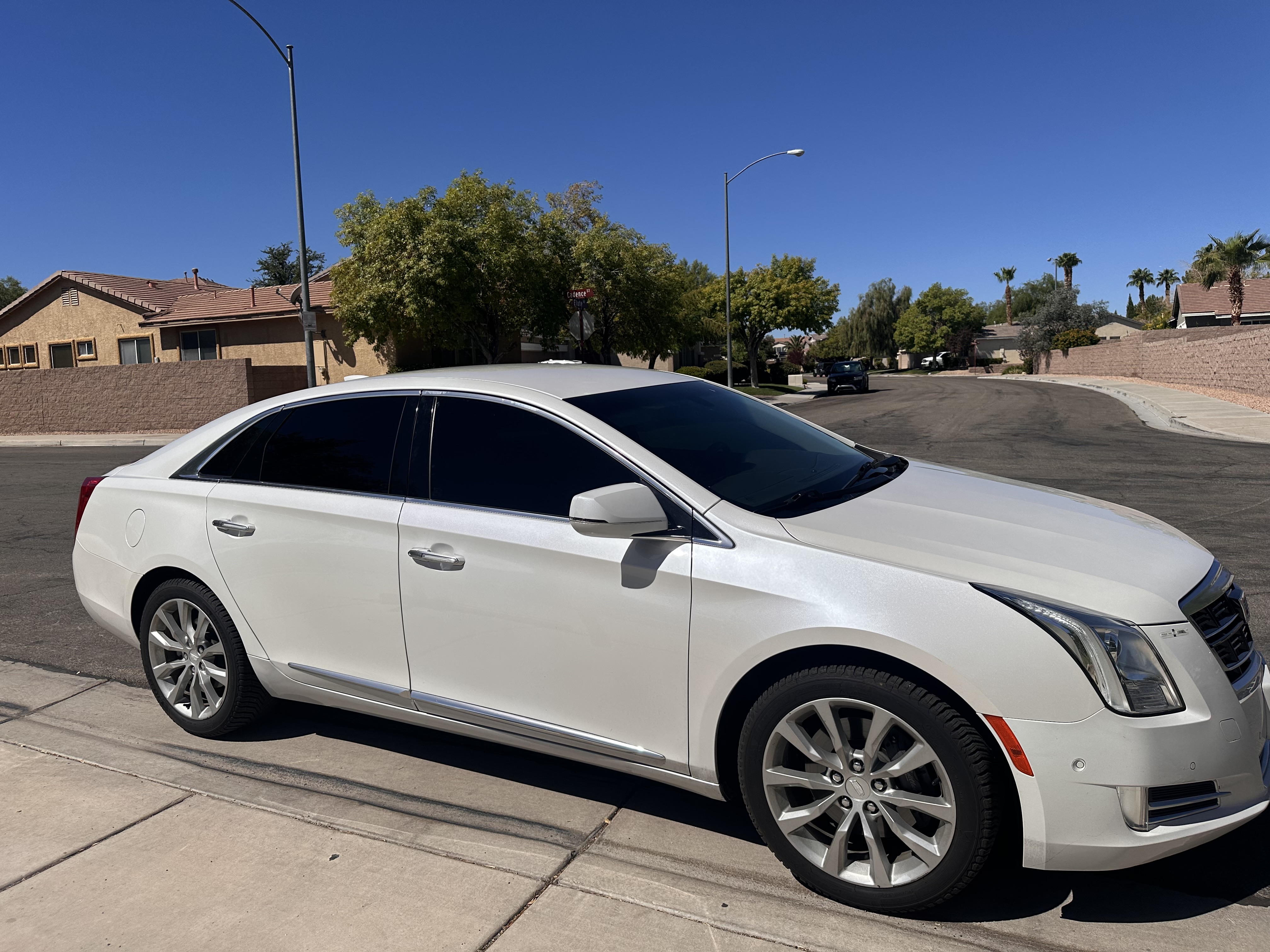 Used 2017 Cadillac XTS Luxury FWD image 4