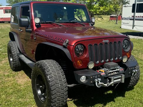Used 2010 Jeep Wrangler Rubicon w/ Dual Top Group image 4