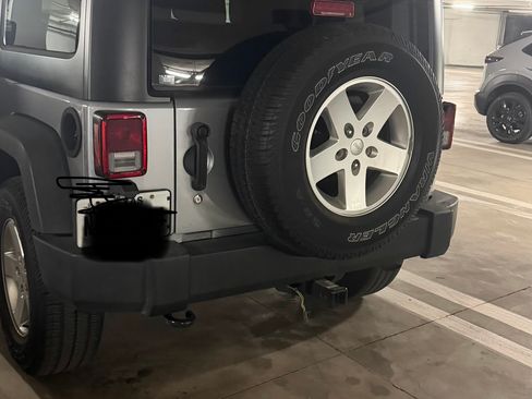 Used 2013 Jeep Wrangler Sport AWD/4WD image 10