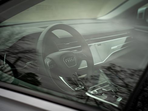 Used 2023 Audi Q8 Premium Plus w/ Premium Plus Package image 12