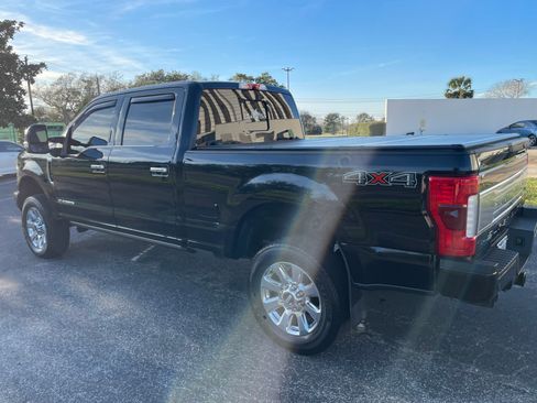 Used 2017 Ford F250 Platinum w/ Platinum Ultimate Package image 6