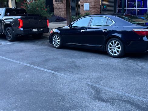 Used 2007 Lexus LS 460 RWD image 1