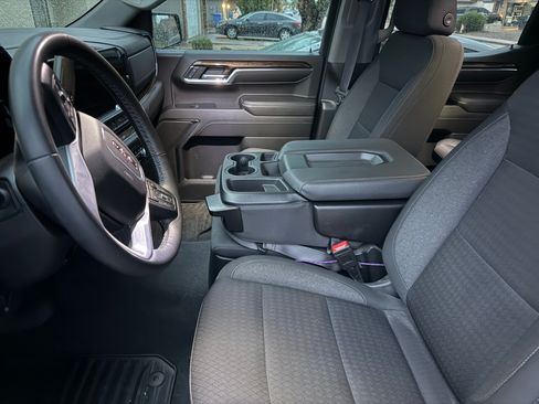 Used 2024 GMC Sierra 1500 Elevation image 12