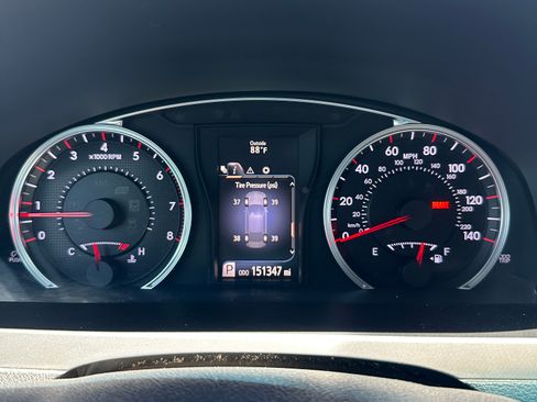 Used 2015 Toyota Camry SE FWD image 8