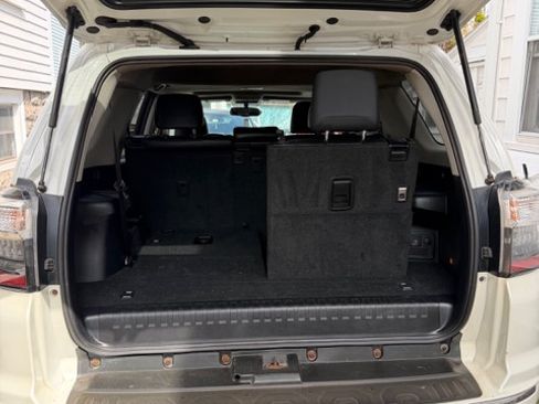 Used 2016 Toyota 4Runner Limited image 6