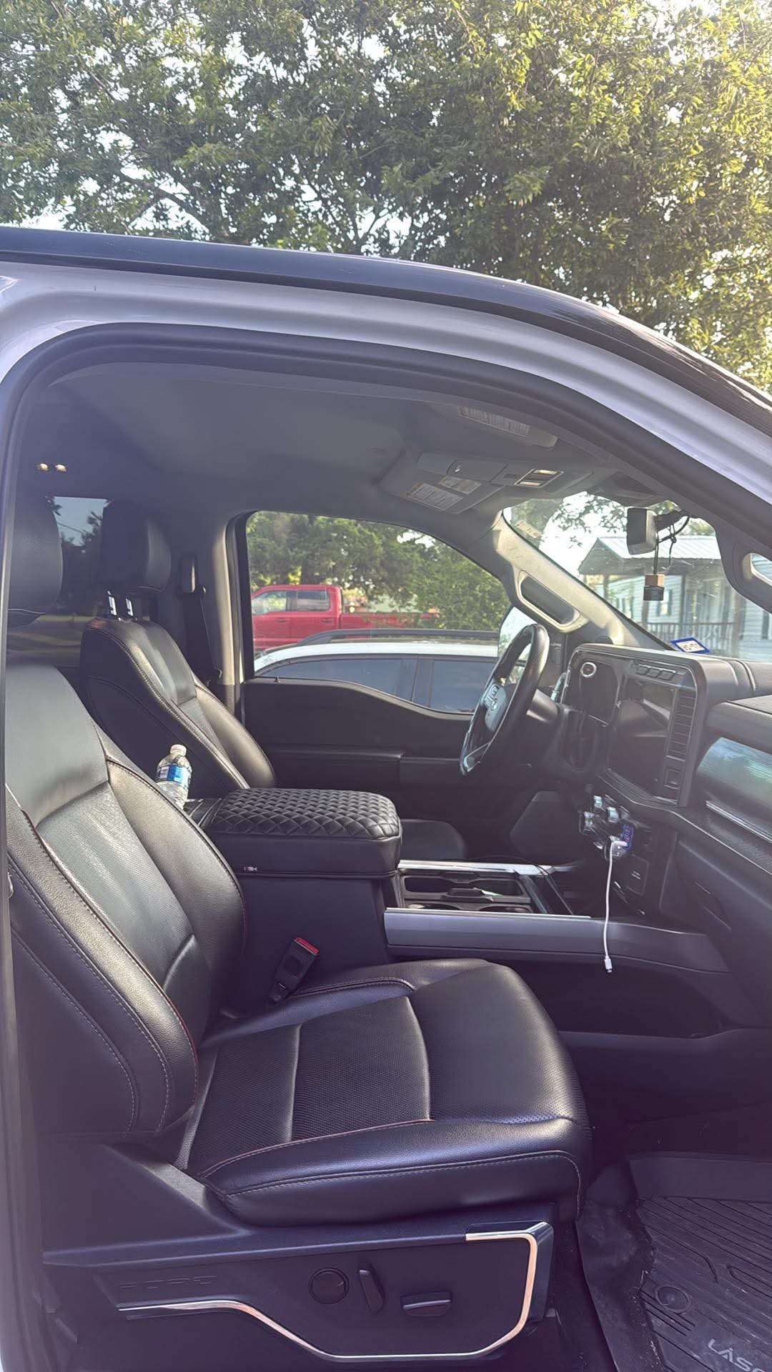 Used 2023 Ford F350 Lariat w/ Chrome Package AWD/4WD image 9