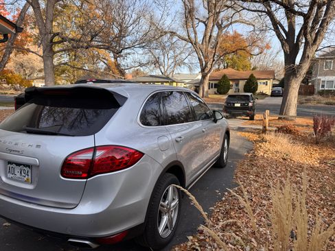 Used 2013 Porsche Cayenne S image 11