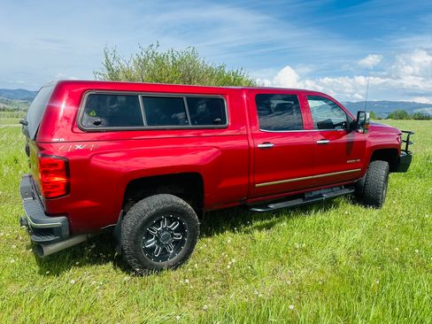 Used 2019 Chevrolet Silverado 2500 LTZ w/ Duramax Plus Package AWD/4WD image 2