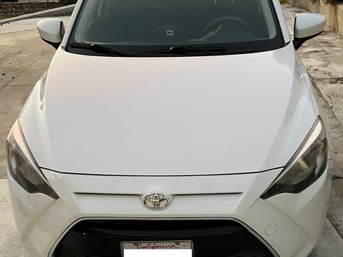 Used 2017 Toyota Yaris iA image 2