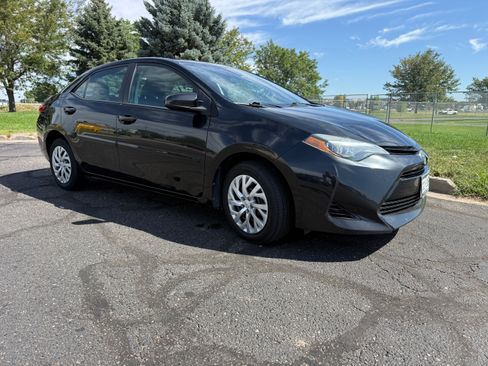 Used 2017 Toyota Corolla LE FWD image 6
