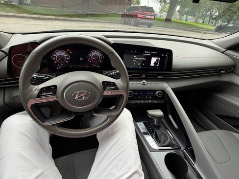 Used 2023 Hyundai Elantra SEL w/ Convenience Package FWD image 15