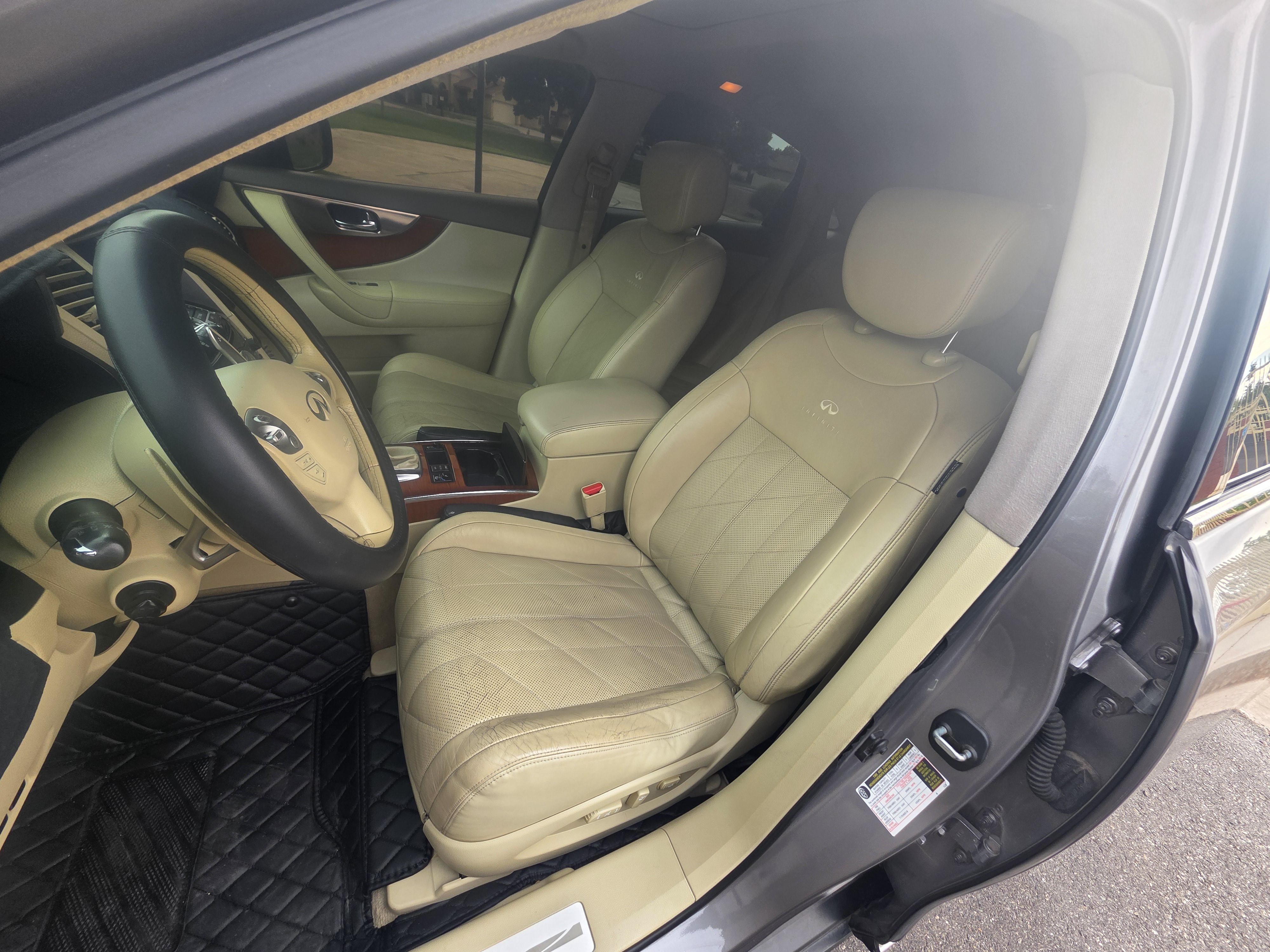 Used 2009 INFINITI FX50 AWD image 10