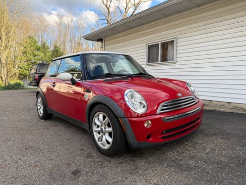 Used 2004 MINI Cooper Hardtop image 2