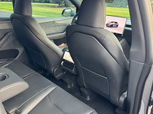 Used 2026 Tesla Model Y AWD image 9