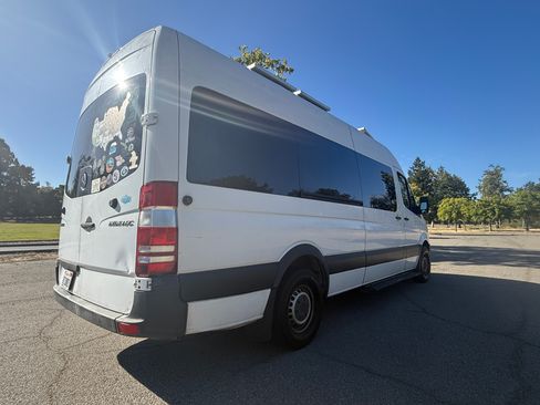 Used 2011 Mercedes-Benz Sprinter 2500 image 2