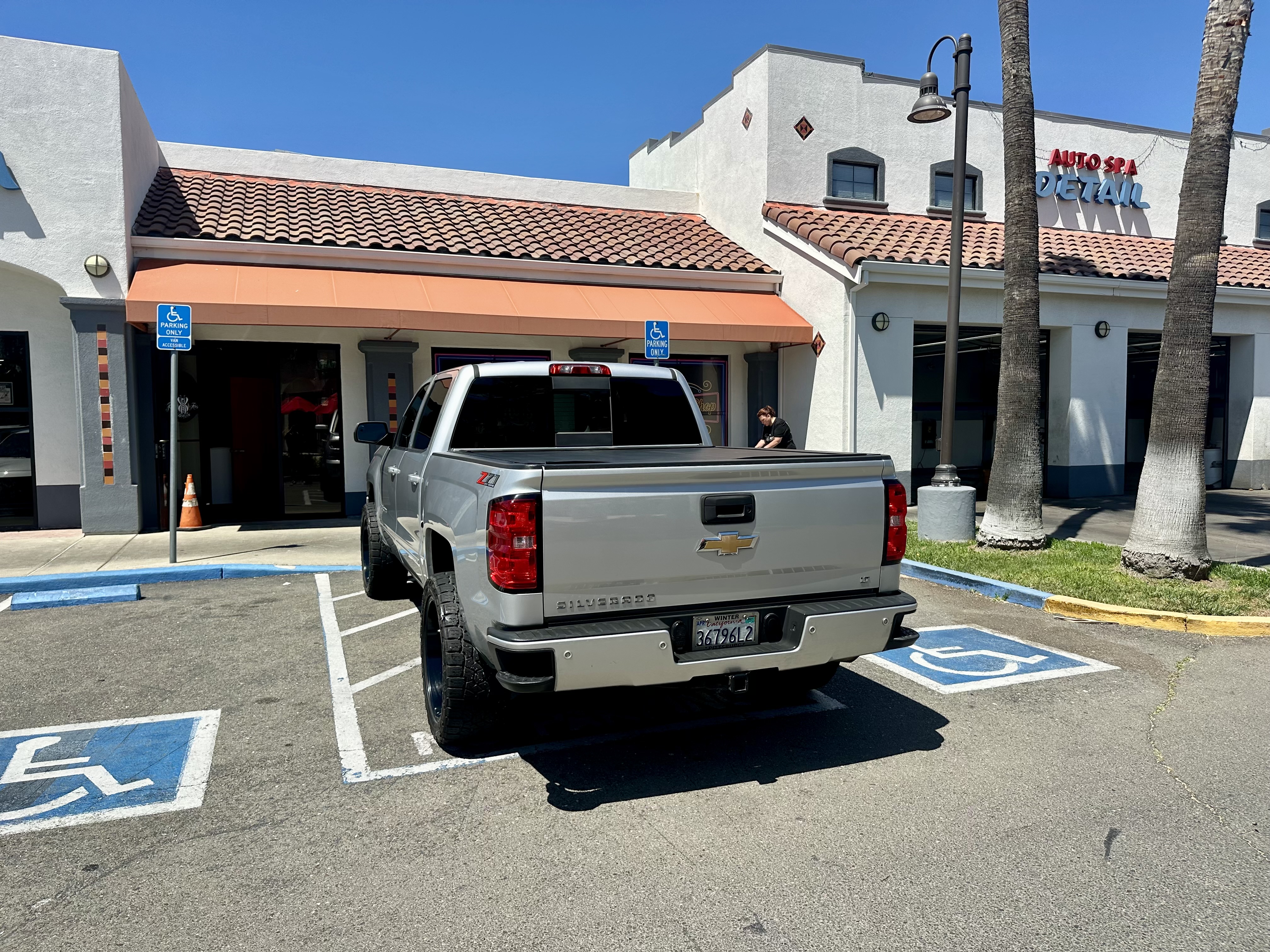 Used 2018 Chevrolet Silverado 1500 LT w/ All Star Edition AWD/4WD image 4
