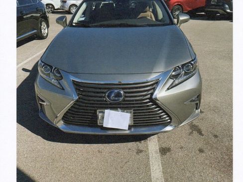 Used 2017 Lexus ES 300h 300h Sedan 4D image 1