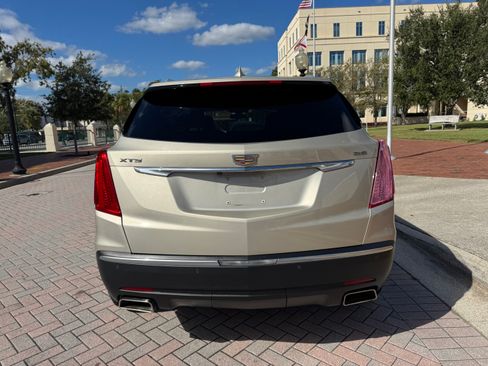 Used 2017 Cadillac XT5 FWD image 5