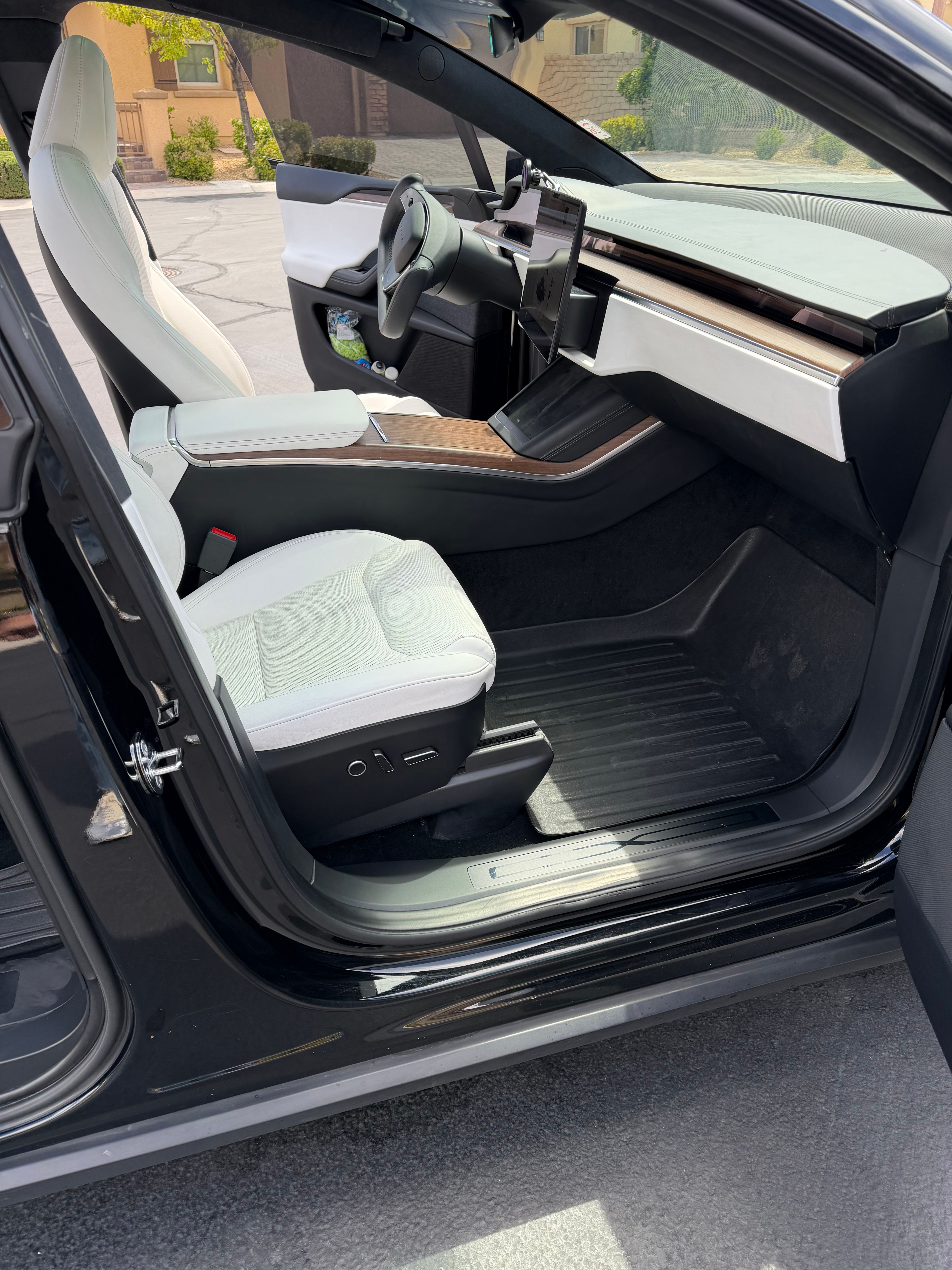 Used 2022 Tesla Model X AWD/4WD image 17