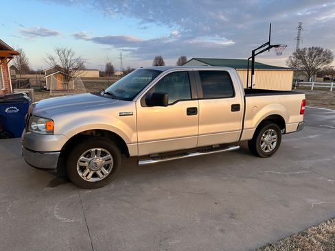 Used 2008 Ford F150 XLT image 4