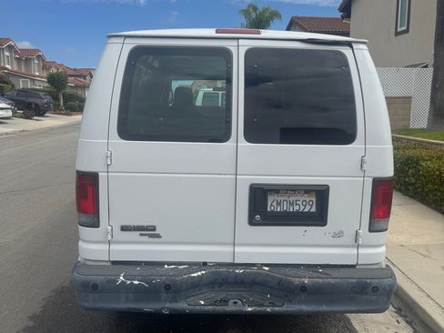 Used 2011 Ford E-150 and Econoline 150 RWD image 5