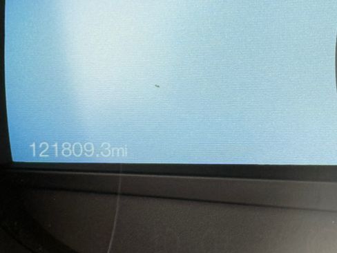 Used 2016 Ford Fusion SE w/ Equipment Group 202A image 4