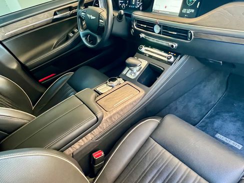 Used 2022 Genesis G90 3.3T Premium image 19