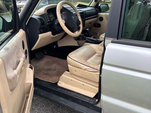 Used 2004 Land Rover Discovery SE image 11