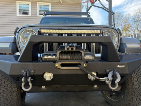 Used 2019 Jeep Wrangler Unlimited Sahara image 8