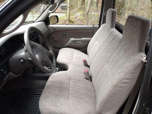 Used 2003 Toyota Tacoma Pickup 2D 6 ft image 11