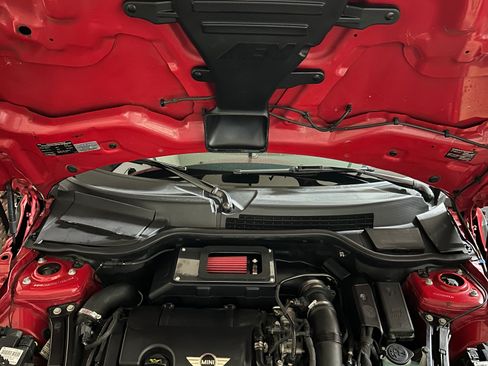 Used 2014 MINI Cooper Clubman S image 9