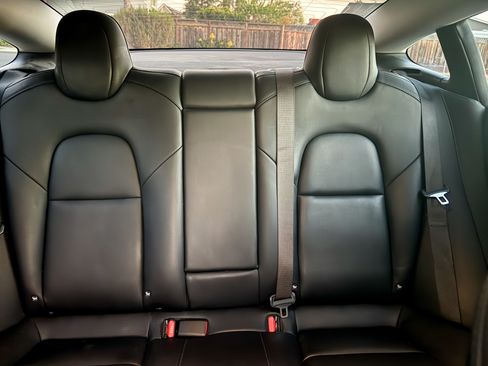 Used 2018 Tesla Model 3 Long Range image 6