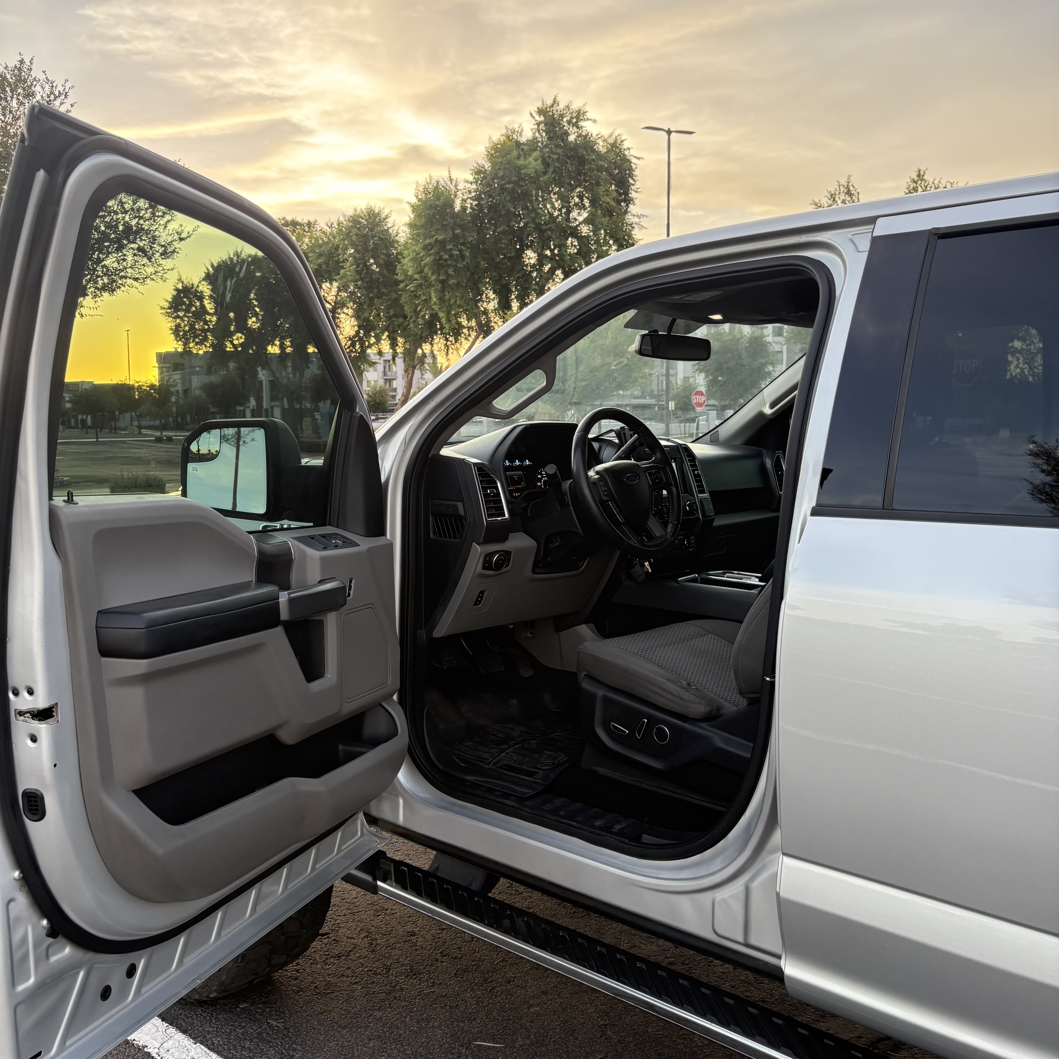 Used 2016 Ford F150 XLT w/ Equipment Group 302A Luxury AWD/4WD image 12