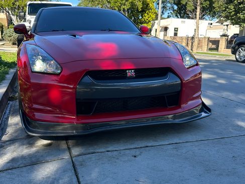 Used 2010 Nissan GT-R Premium AWD/4WD image 11