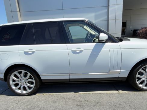 Used 2017 Land Rover Range Rover HSE AWD/4WD image 4